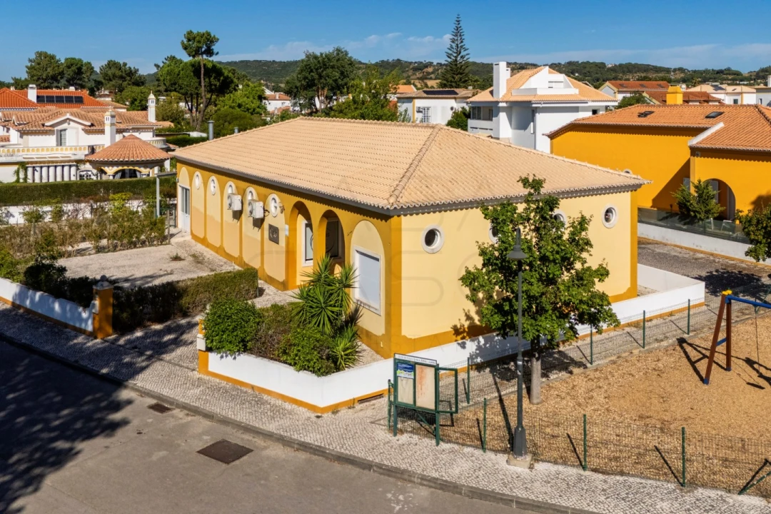 Negócio para Venda em Azeitão (São Lourenço e São Simão) Foto 1