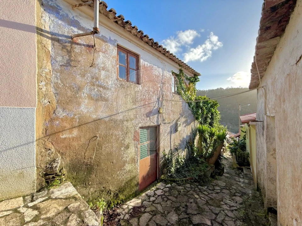 Moradia T2 para Venda em Maxial e Monte Redondo Foto 2