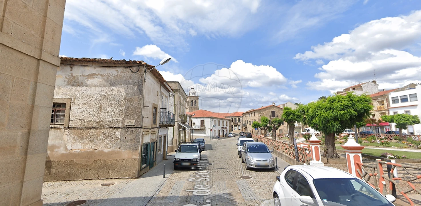 Prédio para Venda em Figueira de Castelo Rodrigo Foto 8
