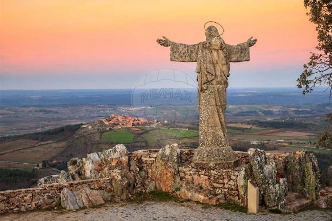 Prédio para Venda em Figueira de Castelo Rodrigo Foto 6