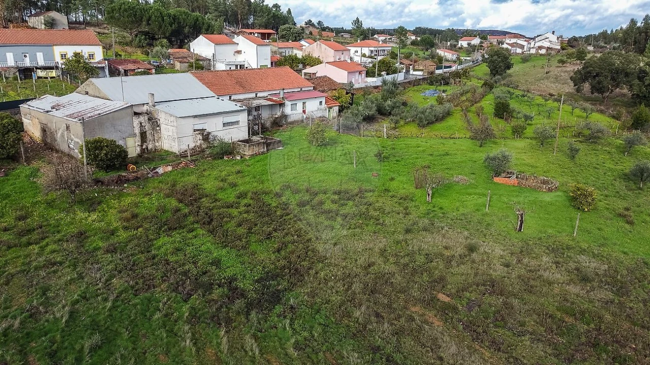 Moradia T4 para Venda em Envendos Foto 3