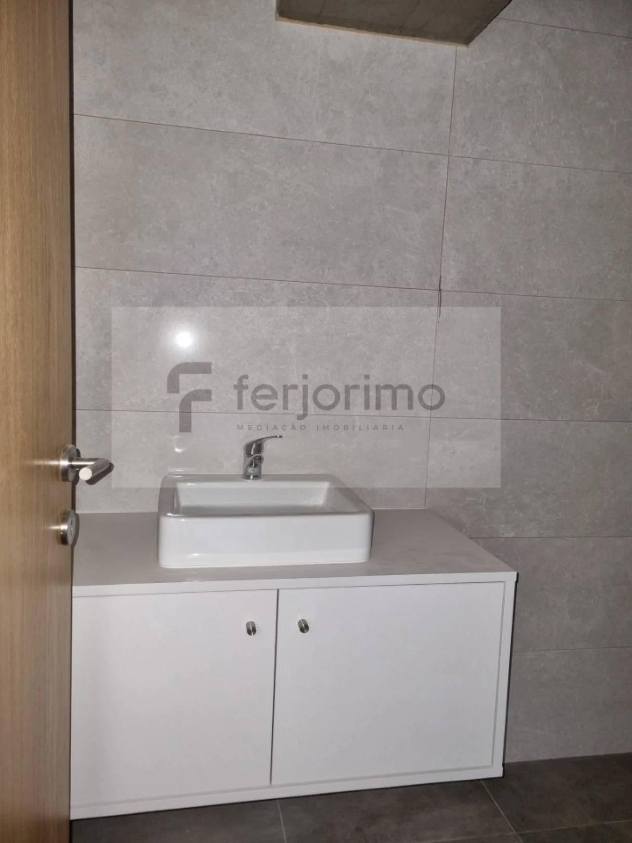 Armazém para Arrendamento em Fermentões Foto 4