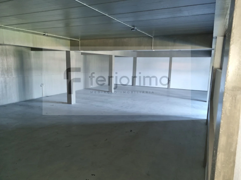 Armazém para Arrendamento em Fermentões Foto 7