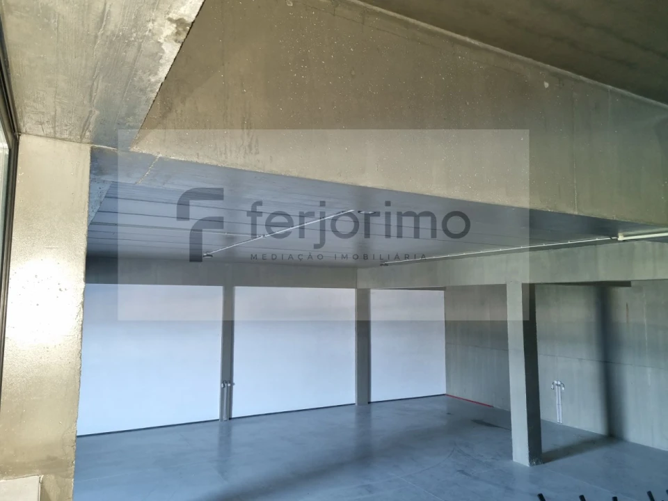 Armazém para Arrendamento em Fermentões Foto 8