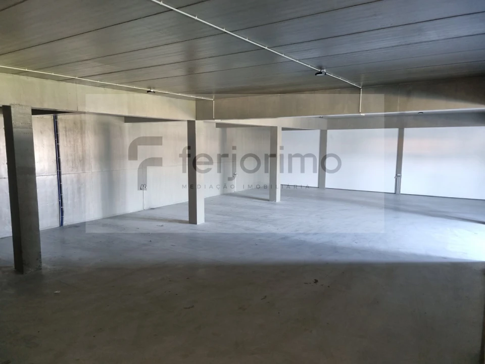 Armazém para Arrendamento em Fermentões Foto 9