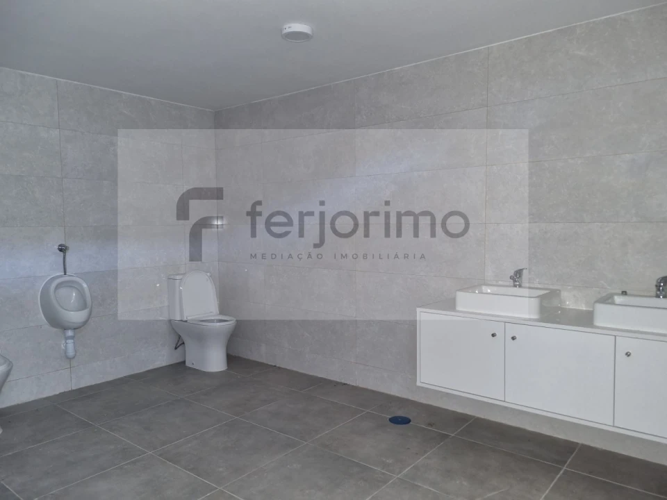 Armazém para Arrendamento em Fermentões Foto 18