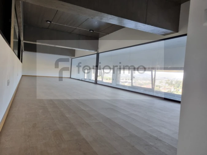 Armazém para Arrendamento em Fermentões Foto 3