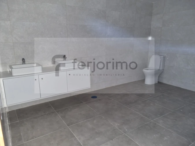 Armazém para Arrendamento em Fermentões Foto 14