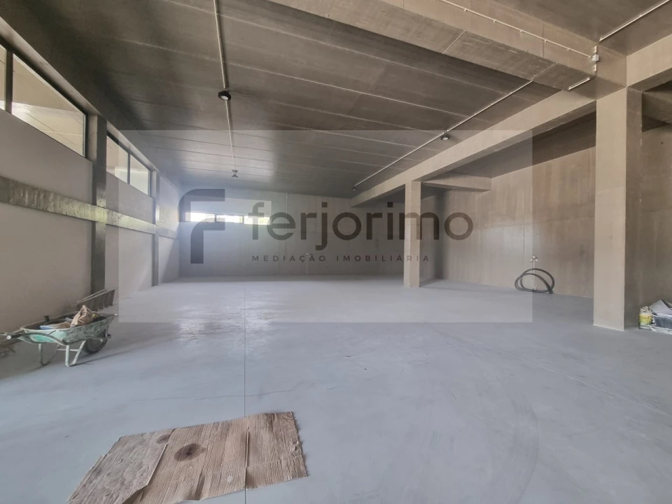 Armazém para Arrendamento em Fermentões Foto 8