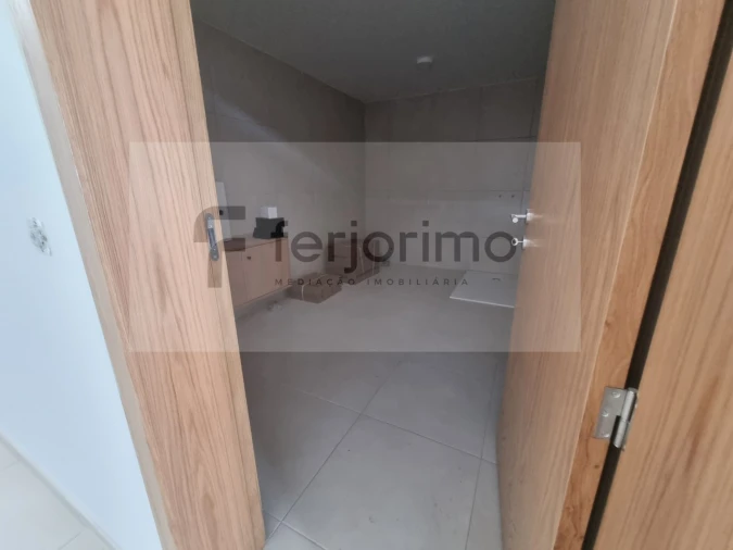 Armazém para Arrendamento em Fermentões Foto 6