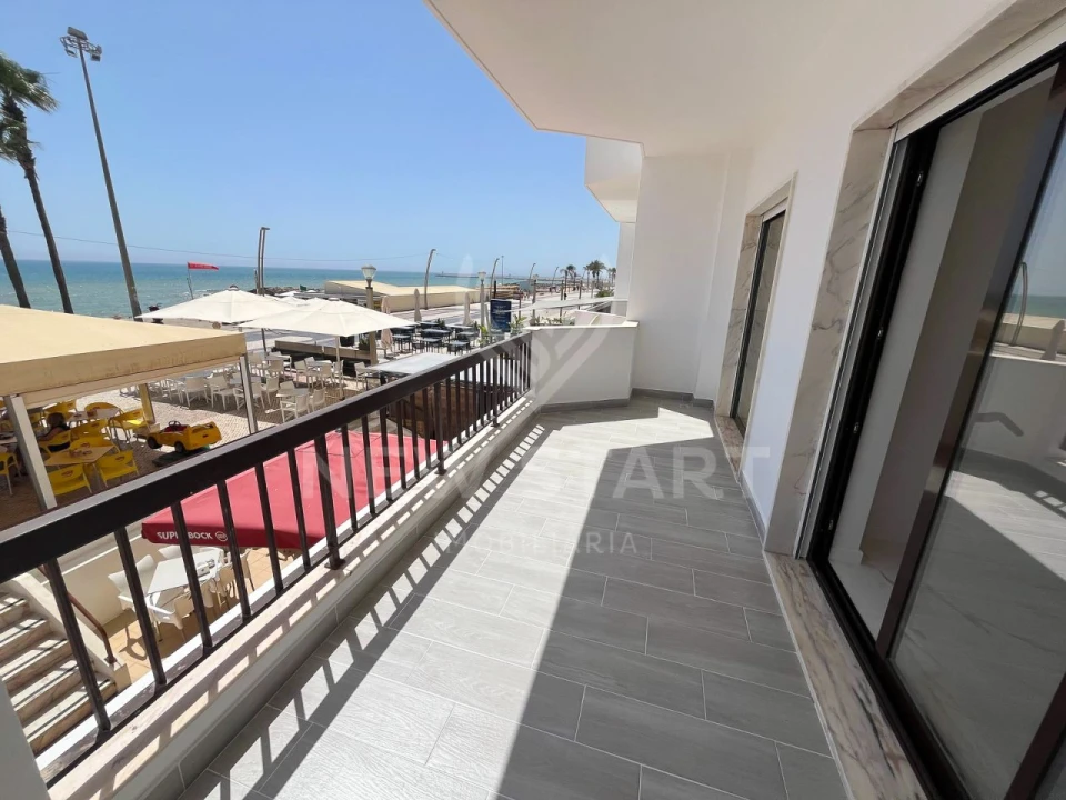Apartamento T3 para Venda em Quarteira Foto 3