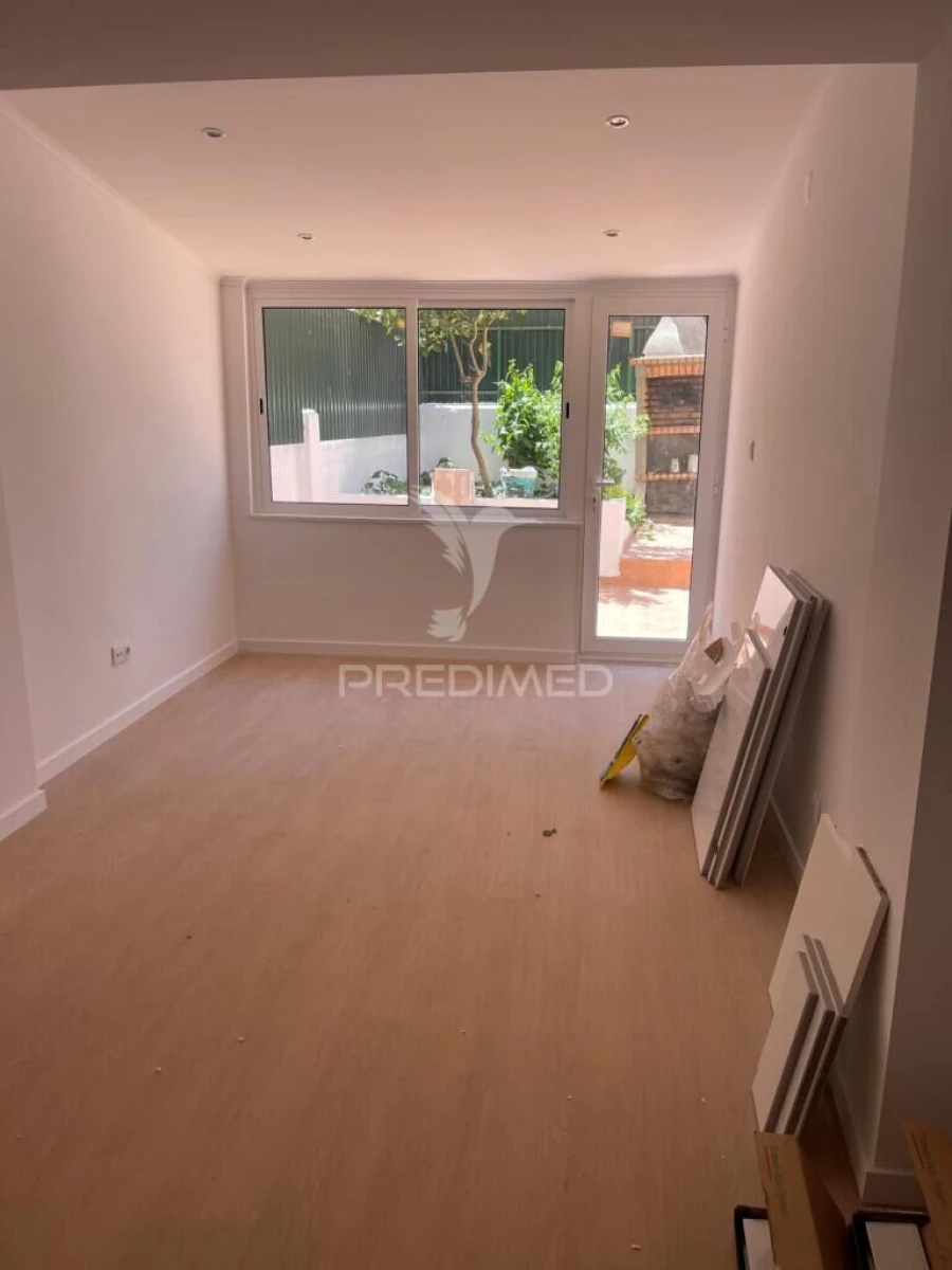 Apartamento T1 para Venda em Falagueira-Venda Nova Foto 2