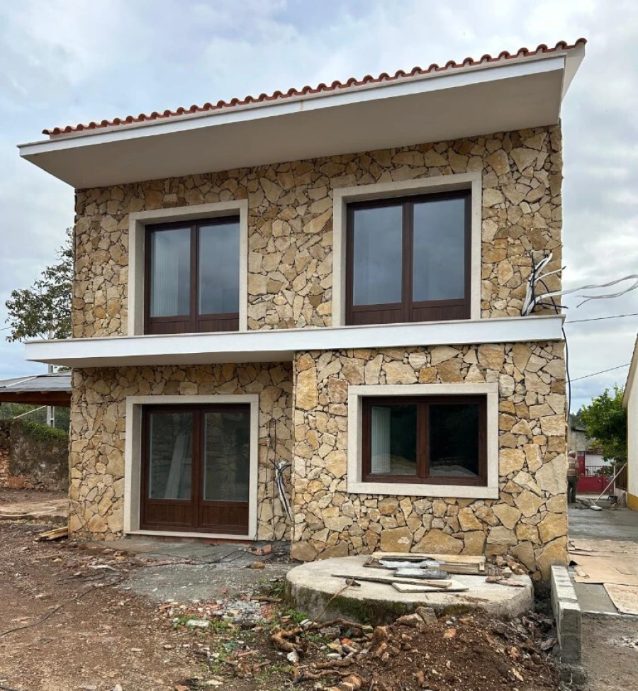 Moradia T4 para Venda em Chãos Foto 5