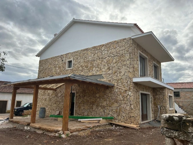 Moradia T4 para Venda em Chãos