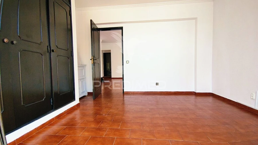 Apartamento T2 para Venda em Quarteira Foto 4
