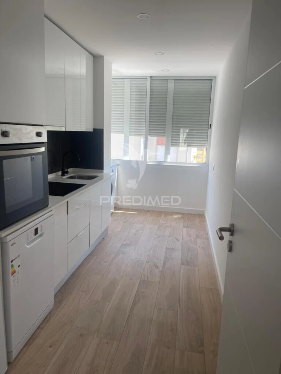 Apartamento T2 para Venda em Falagueira-Venda Nova Foto 4