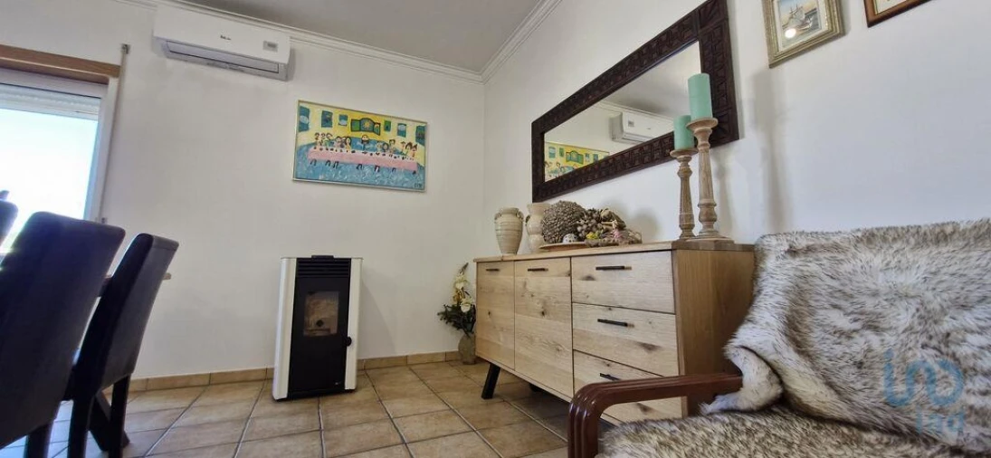 Apartamento T2 para Venda em Tornada e Salir do Porto Foto 1