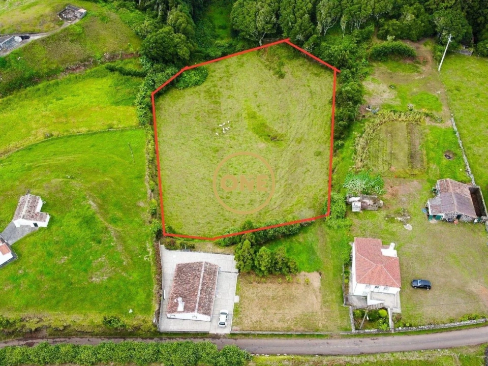 Terreno para Venda em Vila do Porto Foto 1