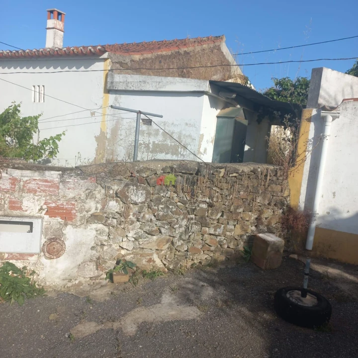 Moradia T1 para Venda em Santa Cruz Foto 3