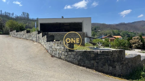 Negócio para Venda em Canelas e Espiunca