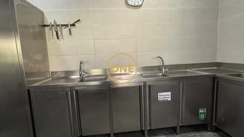 Negócio para Venda em Canelas e Espiunca