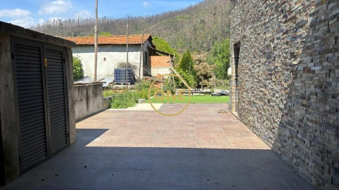 Negócio para Venda em Canelas e Espiunca