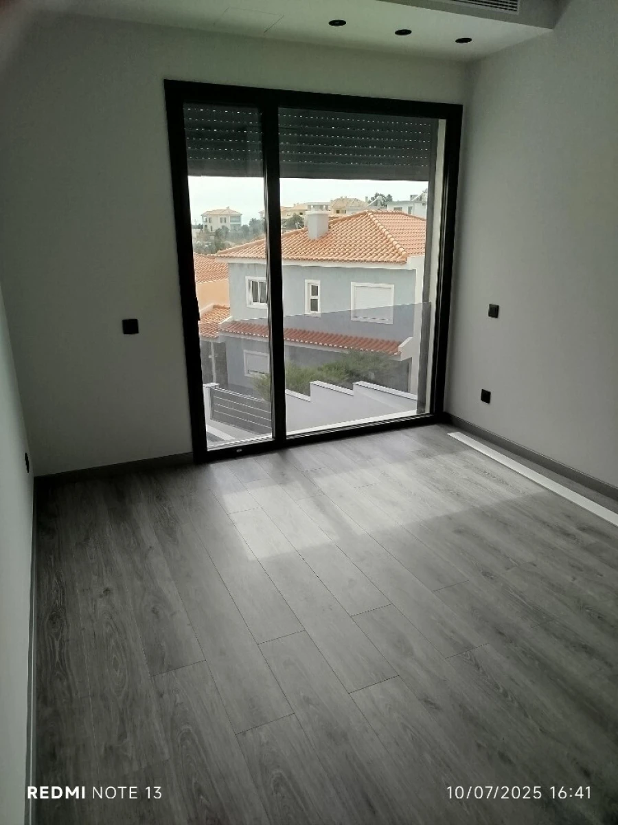 Moradia T4 para Venda em Alcabideche Foto 27