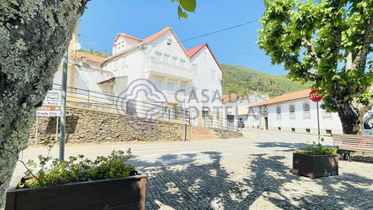 Moradia T4 para Venda em Pomares Foto 1