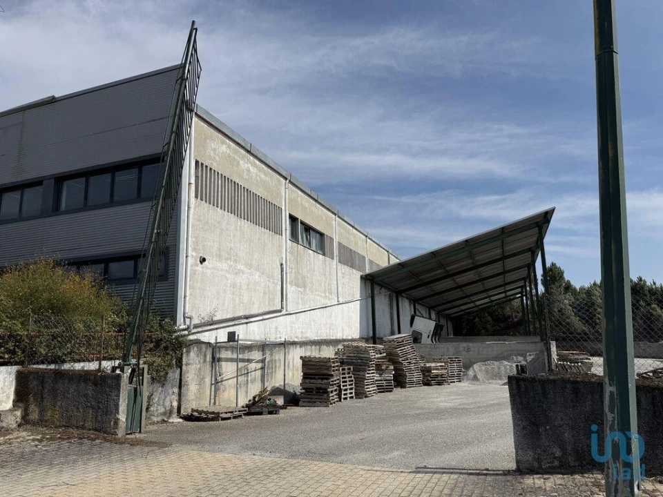 Loja para Venda em Constantim e Vale de Nogueiras Foto 3