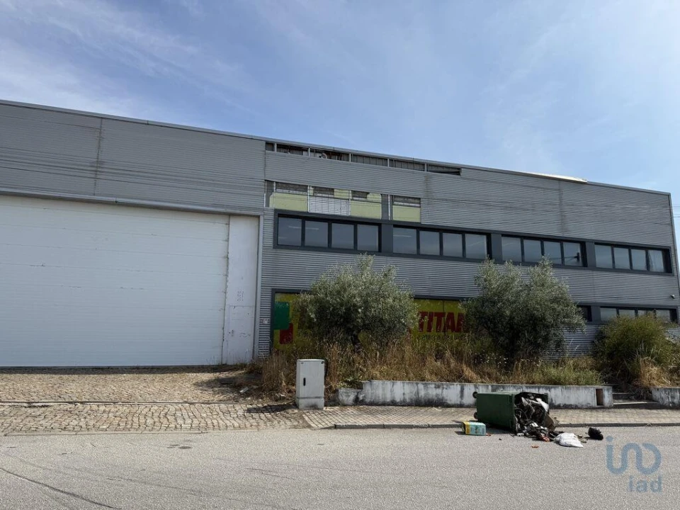 Loja para Venda em Constantim e Vale de Nogueiras Foto 2