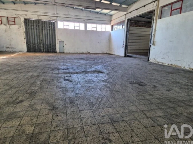 Loja para Venda em Constantim e Vale de Nogueiras Foto 21