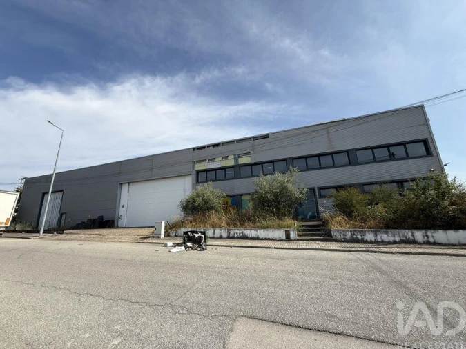 Loja para Venda em Constantim e Vale de Nogueiras Foto 25