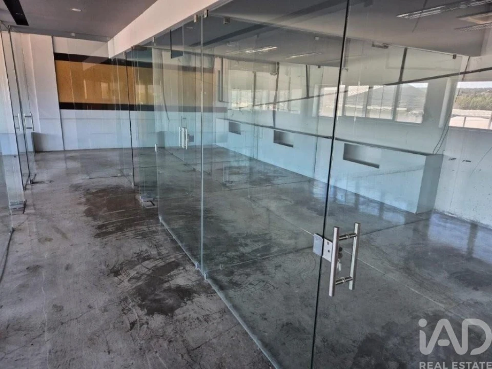 Loja para Venda em Constantim e Vale de Nogueiras Foto 19