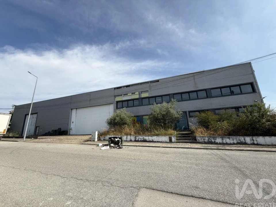 Loja para Venda em Constantim e Vale de Nogueiras Foto 25