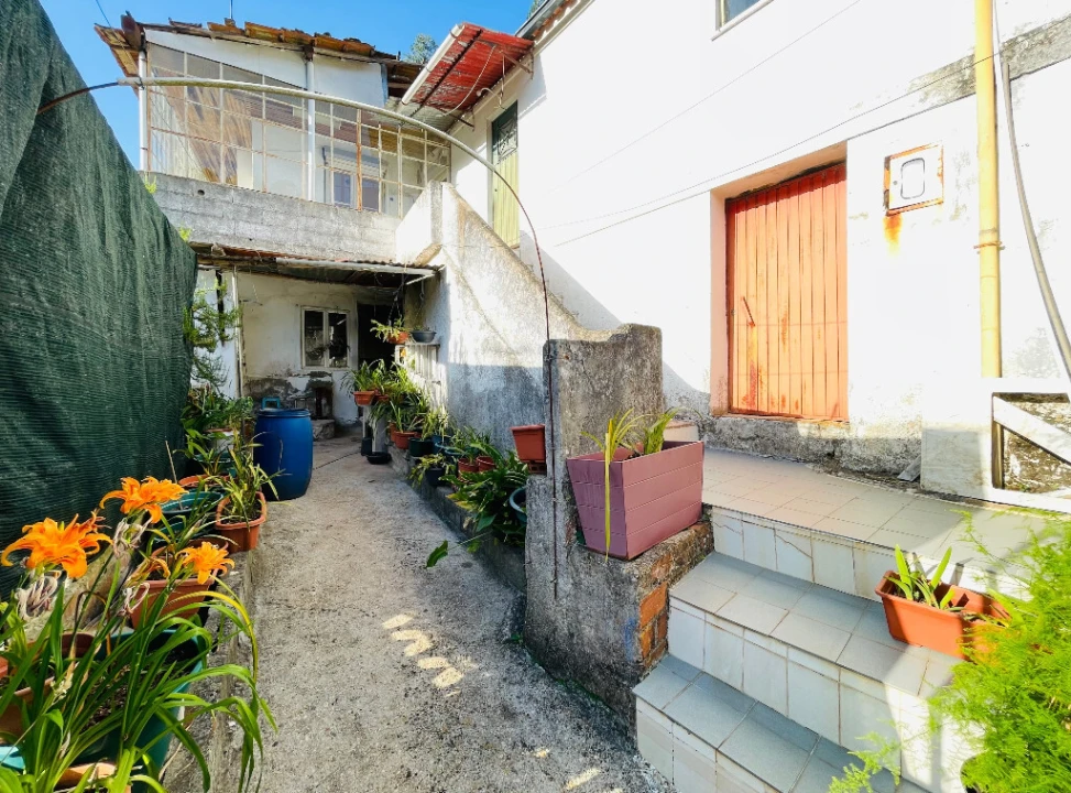 Moradia T2 para Venda em Almalagues Foto 1