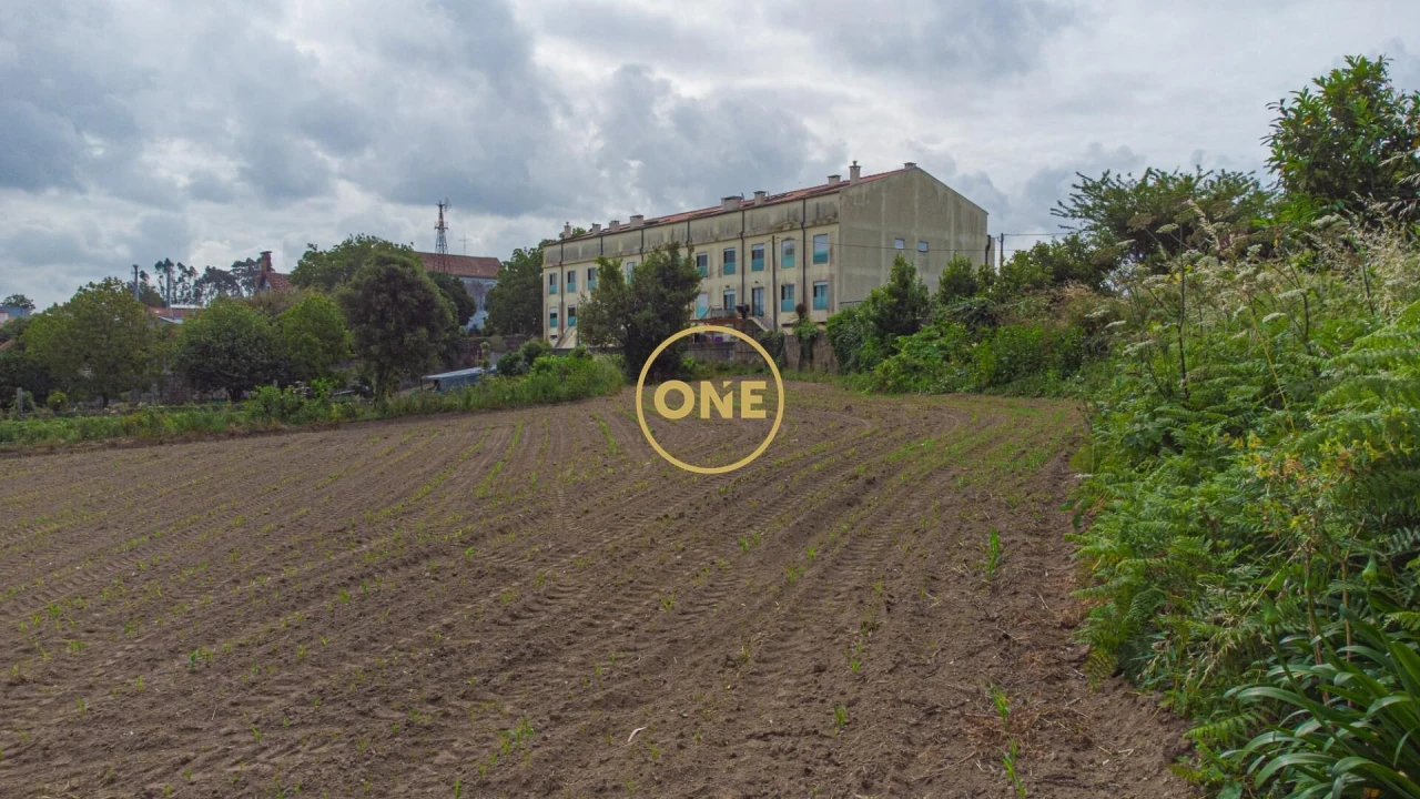 Terreno para Venda em Vilar e Mosteiró Foto 8