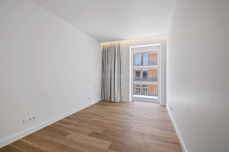 Apartamento T3 para Venda em Quarteira Foto 21