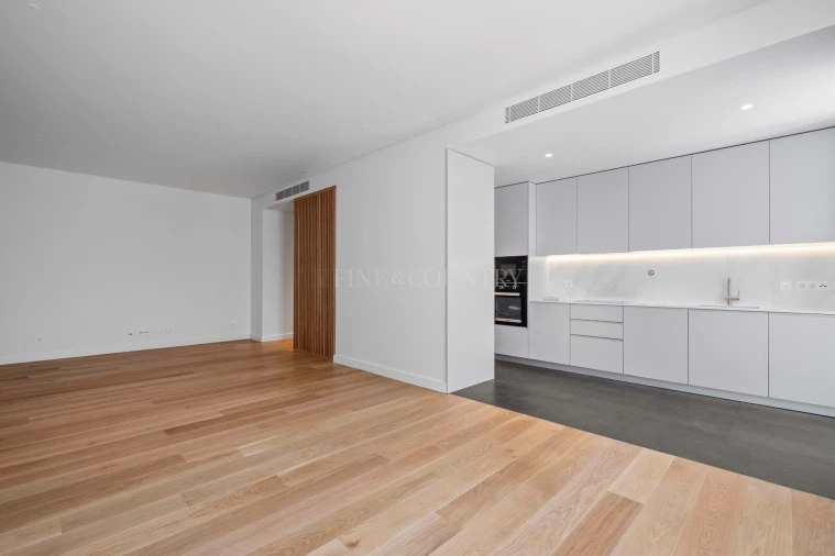 Apartamento T3 para Venda em Quarteira Foto 8