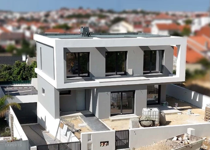 Moradia T3 para Venda em Charneca de Caparica e Sobreda Foto 9