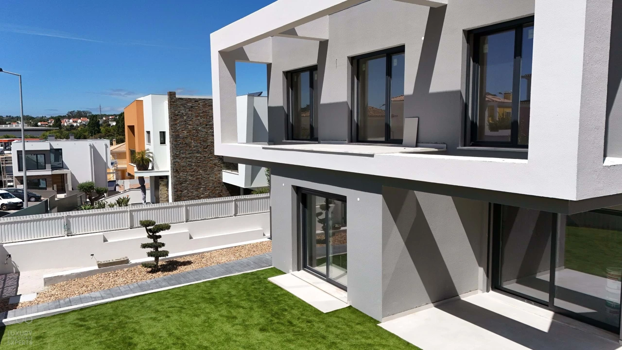 Moradia T3 para Venda em Charneca de Caparica e Sobreda Foto 1