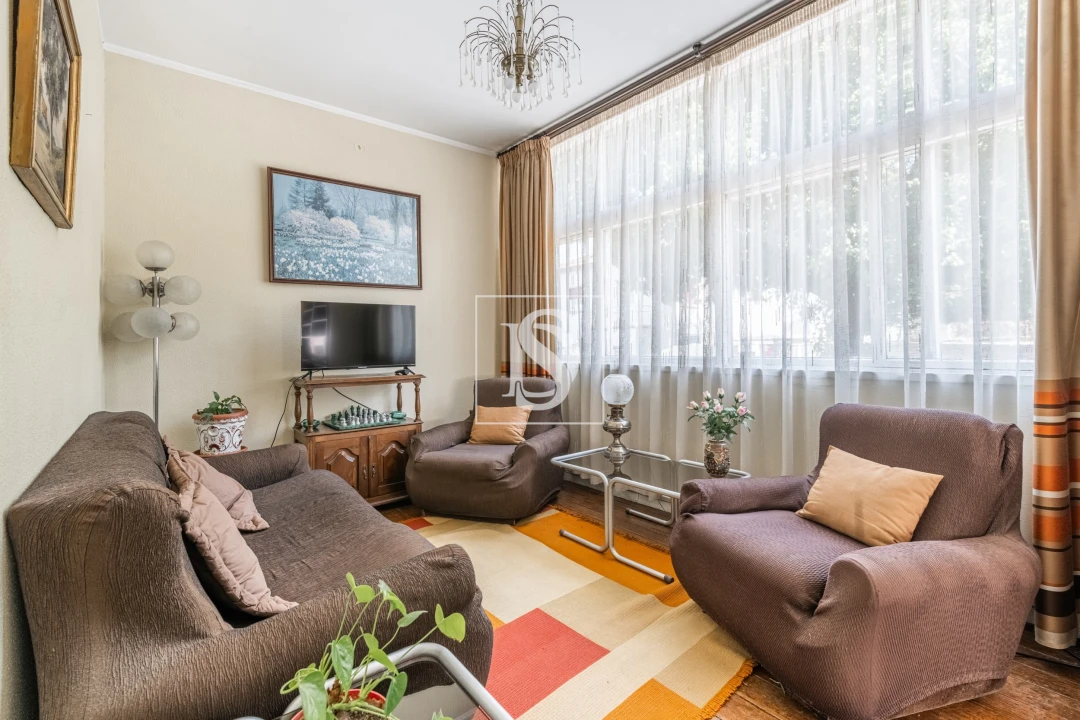 Moradia T5 para Venda em Oliveira, São Paio e São Sebastião Foto 2