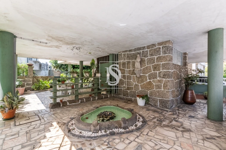 Moradia T5 para Venda em Oliveira, São Paio e São Sebastião Foto 36