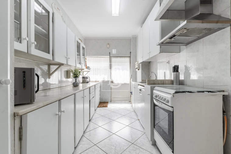 Moradia T5 para Venda em Oliveira, São Paio e São Sebastião Foto 16