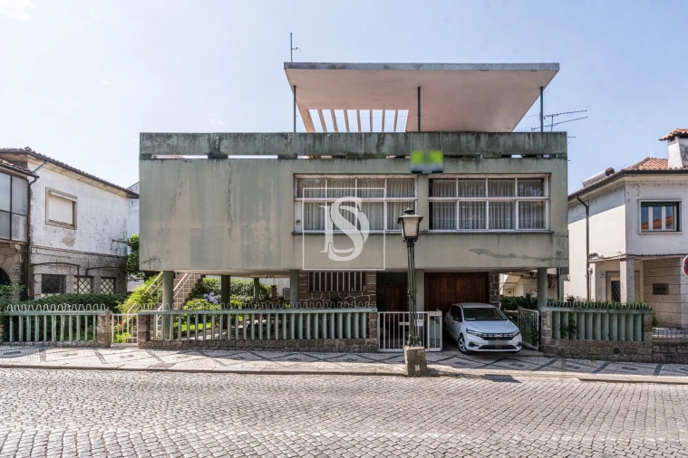 Moradia T5 para Venda em Oliveira, São Paio e São Sebastião Foto 5