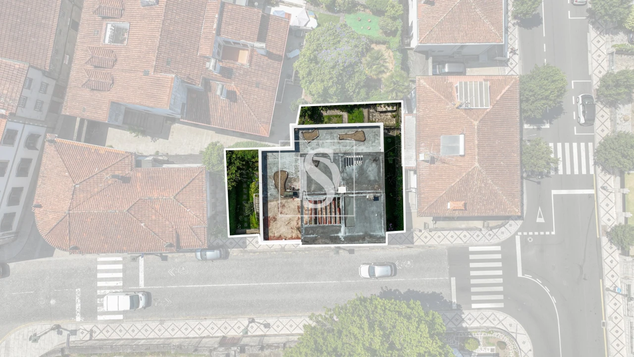 Moradia T5 para Venda em Oliveira, São Paio e São Sebastião Foto 3