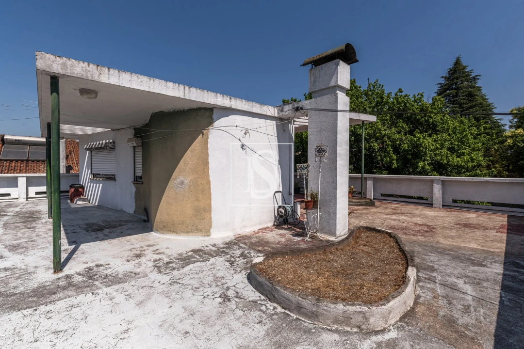 Moradia T5 para Venda em Oliveira, São Paio e São Sebastião Foto 30