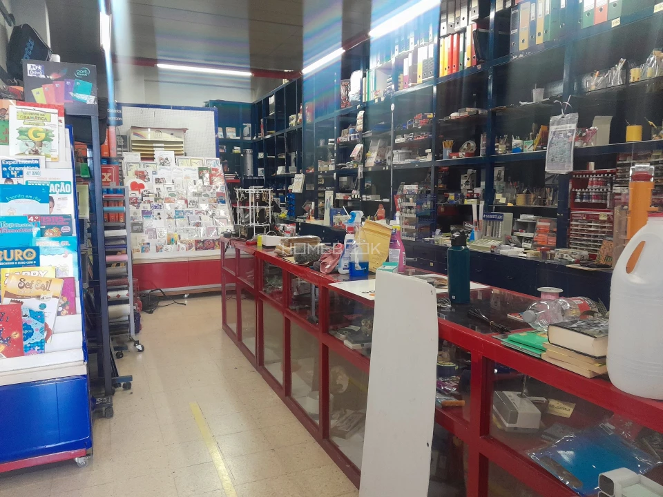 Negócio para Venda em Póvoa de Santo Adrião e Olival Basto Foto 1