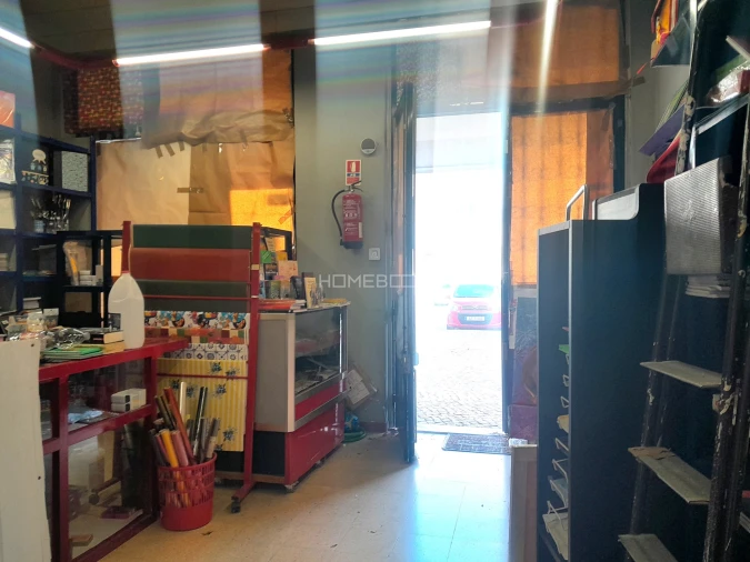 Negócio para Venda em Póvoa de Santo Adrião e Olival Basto Foto 4