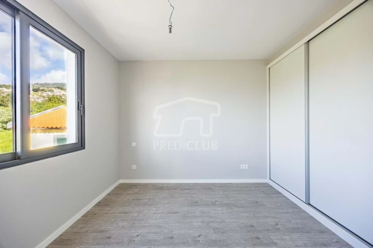 Moradia T3 para Venda em São Roque Foto 11