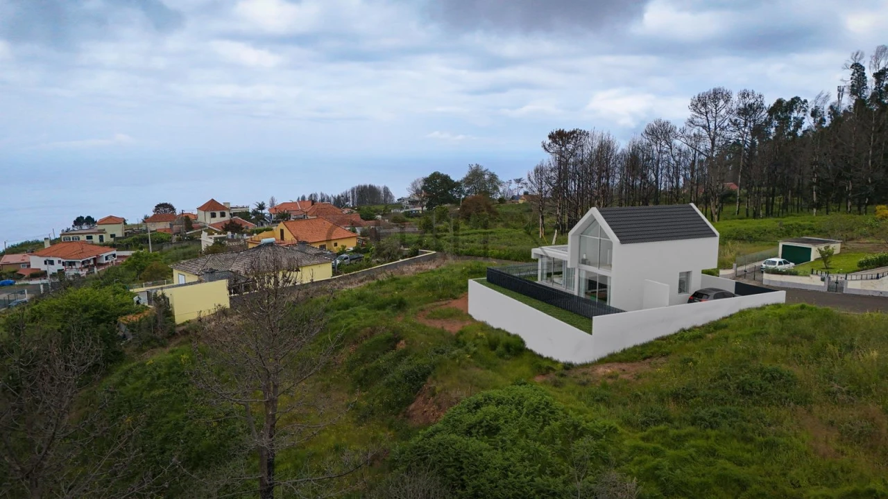 Moradia T3 para Venda em Fajã da Ovelha Foto 1